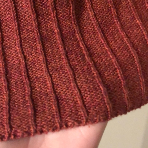 American Eagle Off the Shoulder Top - Picture 7 of 9